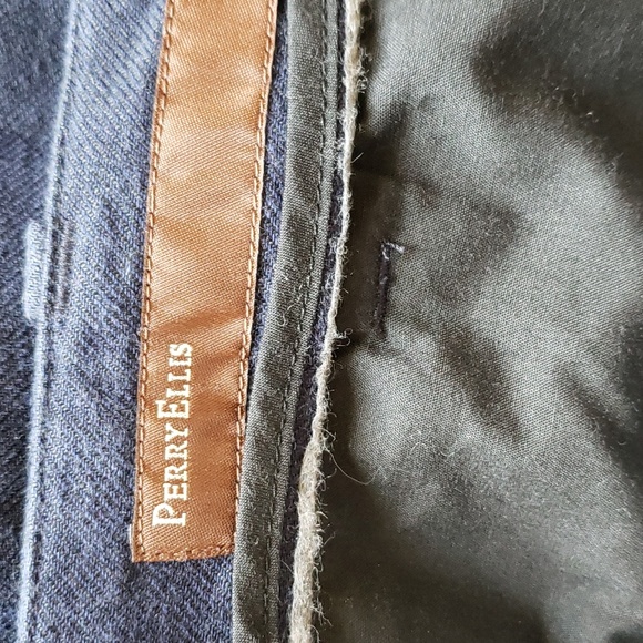 Men's Perry Ellis Shorts - Picture 6 of 8